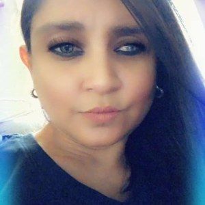 Meet your Posher, Elia